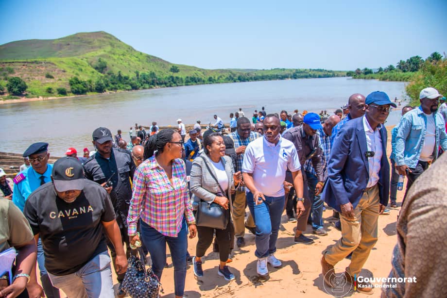 Kasaï-Oriental : le VPM de l’économie nationale Mukoko Samba visite le site devant abriter le port de Kansenga à Lupatapata