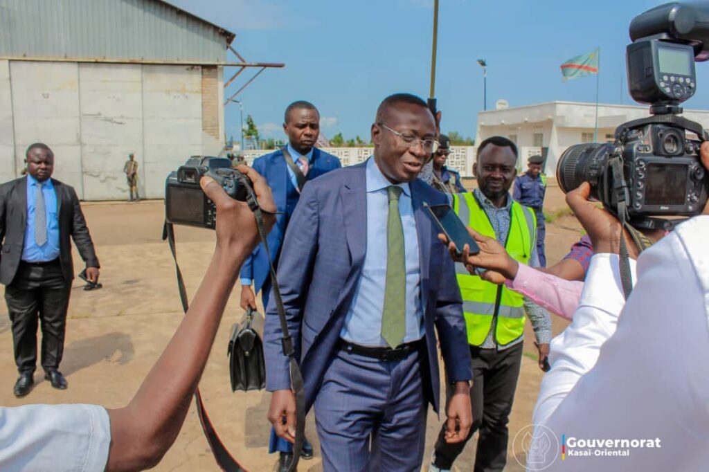 RDC : Mukoko Samba boucle sa mission d’inspection des chantiers du Gouvernement à Lomami et Kasai-oriental