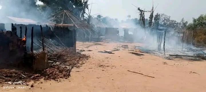 Kasaï : un centre de santé brûlé par un chef de groupement à Luebo