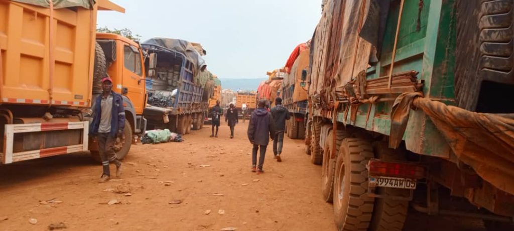 Pont Bundwe : plus d’une trentaine de camions immobilisés depuis deux semaines à Bukama