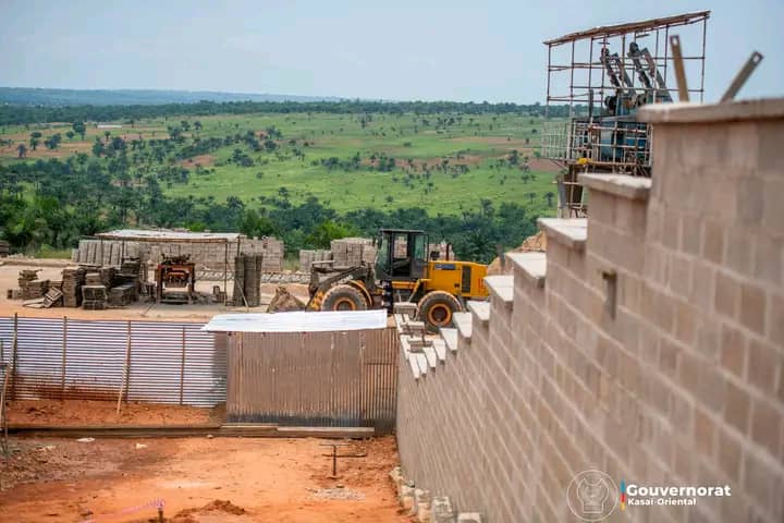 Kasaï-Oriental : les travaux de la cimenterie de Katanda réalisés à environ 70 %, grâce à la technologie de montage utilisée